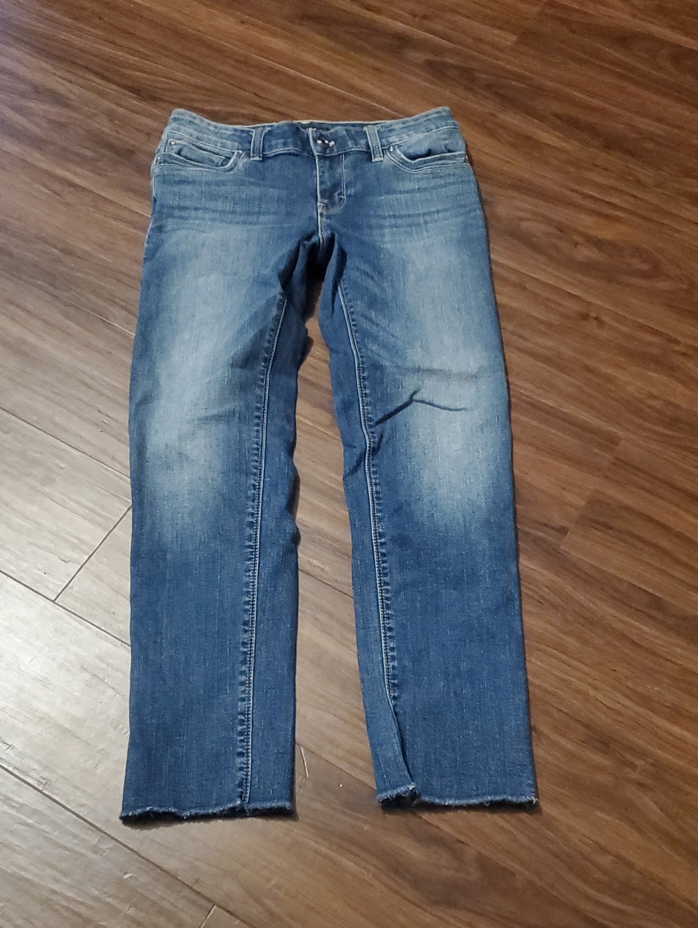 White House Black Market Women's Slim Crop Straight-Leg Jeans Medium Blue Fade